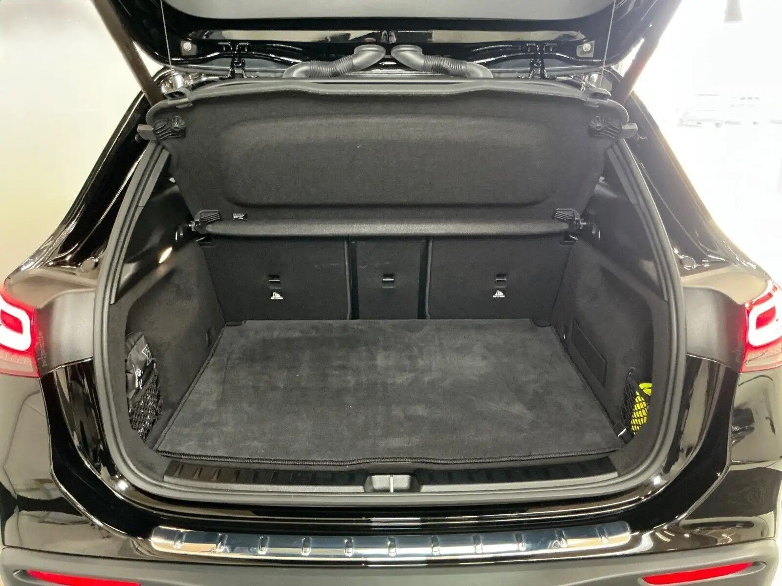 Sort Mercedes EQA 250 fra 2022