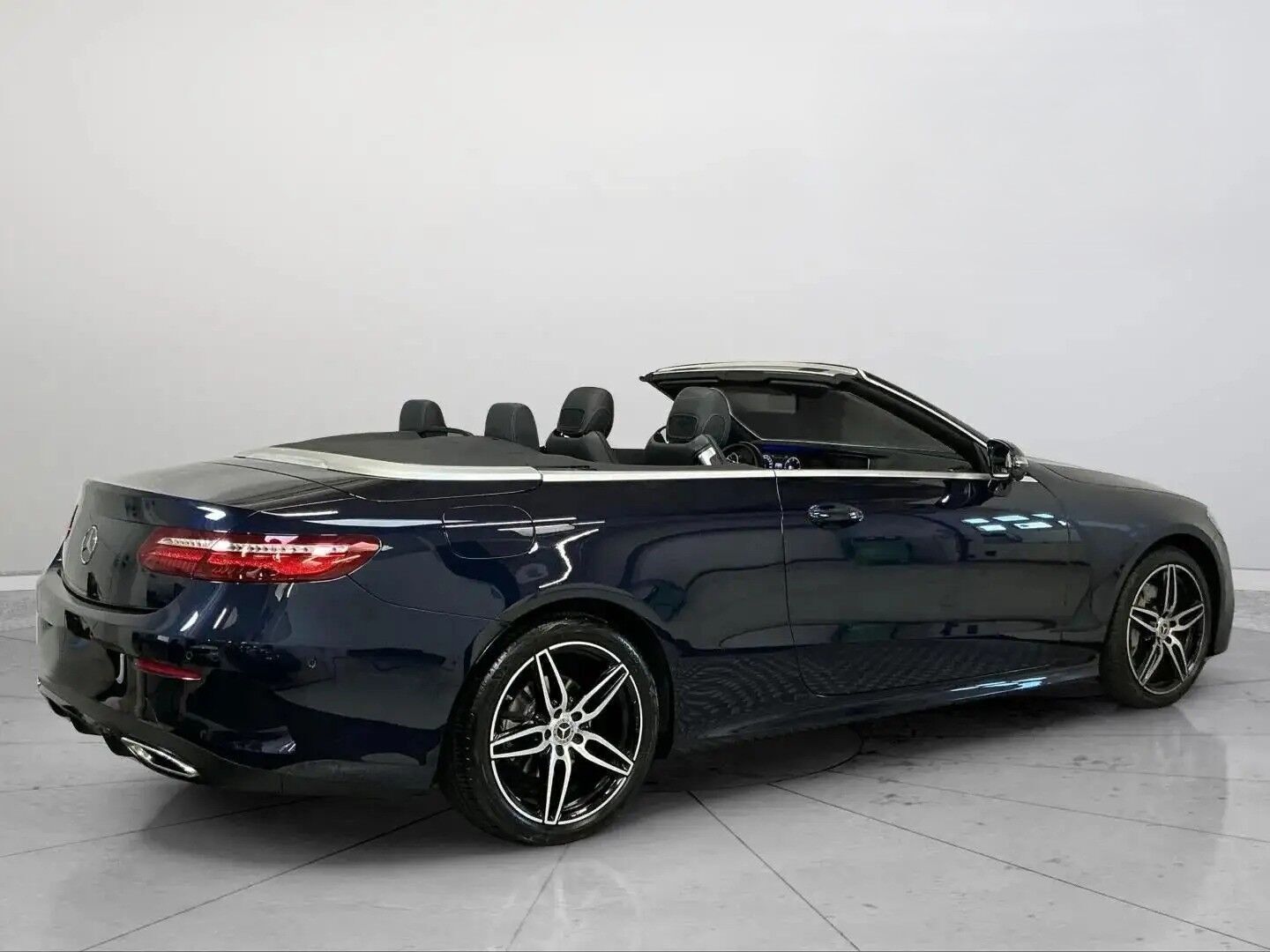 Mercedes E220 d 2,0 CDI AMG Line 9G-Tronic 194HK Cabr. 9g Aut.