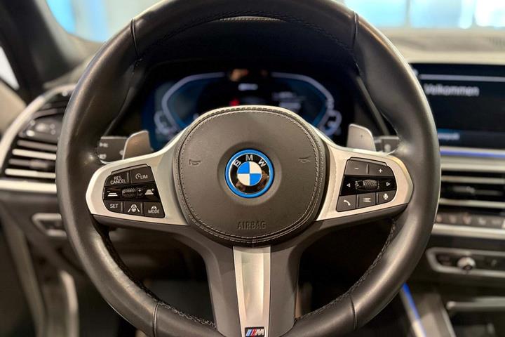 Hvid BMW X5 fra 2022