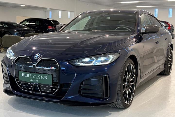 Blå BMW i4 fra 2023