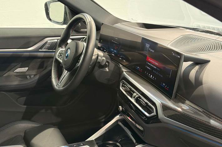 Blå BMW i4 fra 2023