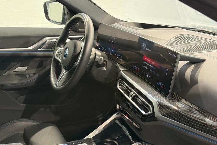 Blå BMW i4 fra 2023
