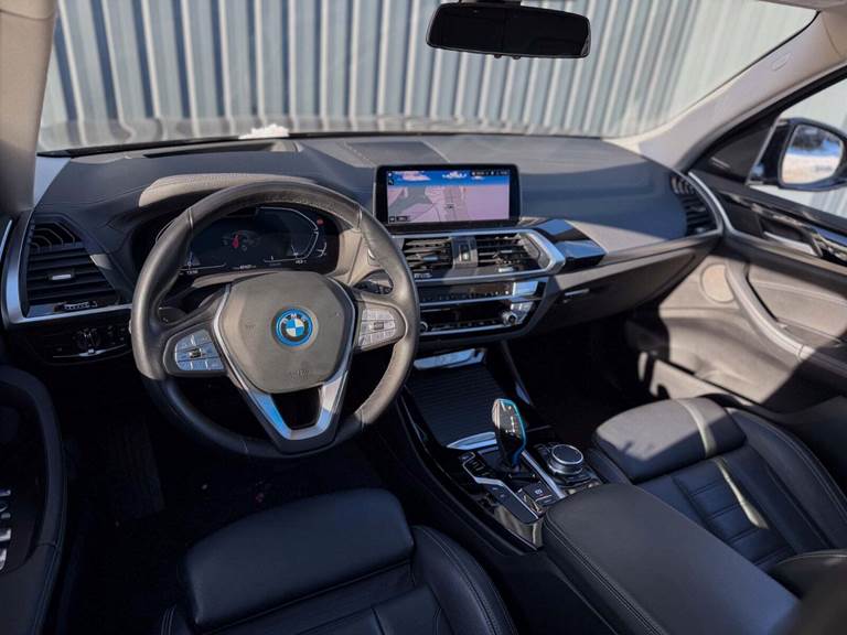 BMW iX3 Charged Plus