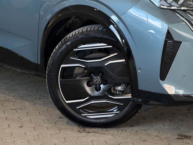 Peugeot e-5008 77 GT Pack 7prs