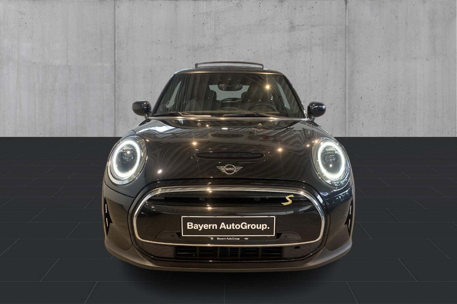 Sort Mini Cooper SE fra 2023