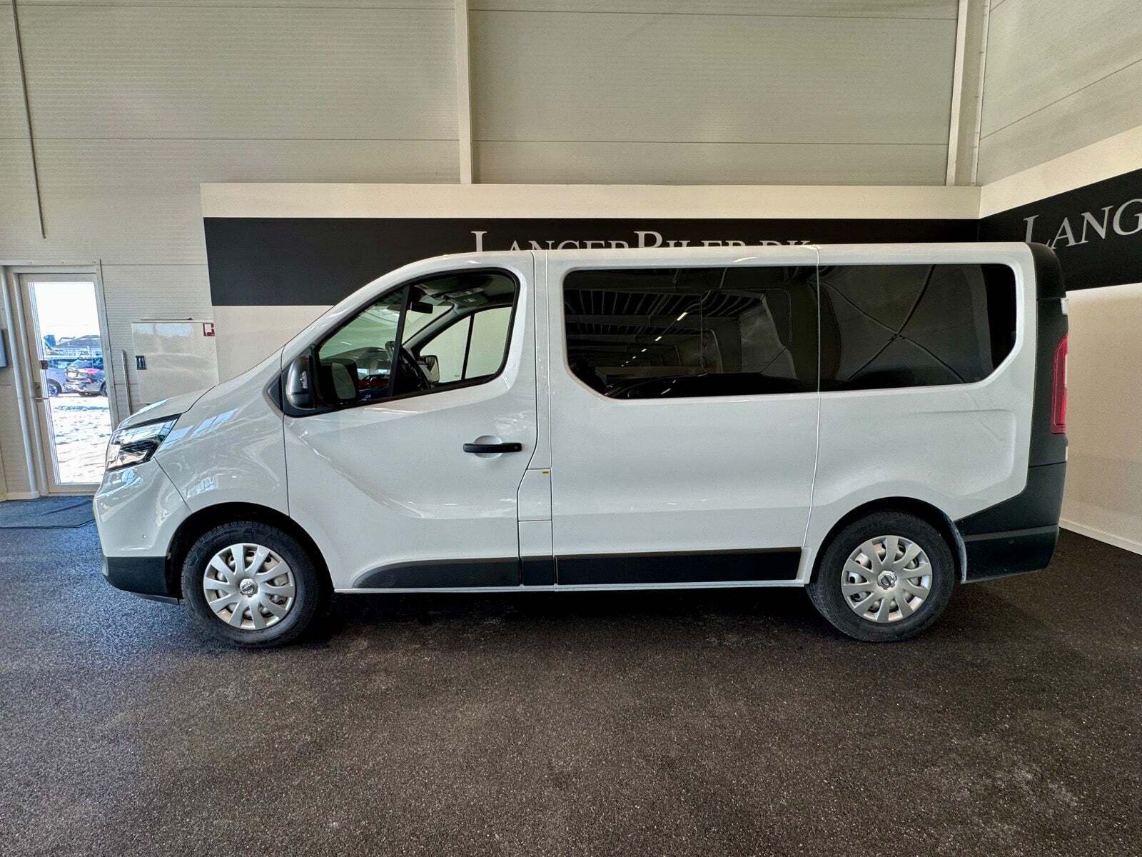 Nissan NV300 2,0 dCi 110 L1H1 Access Combi