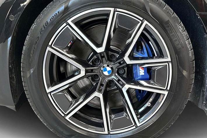 Sort BMW i4 fra 2025
