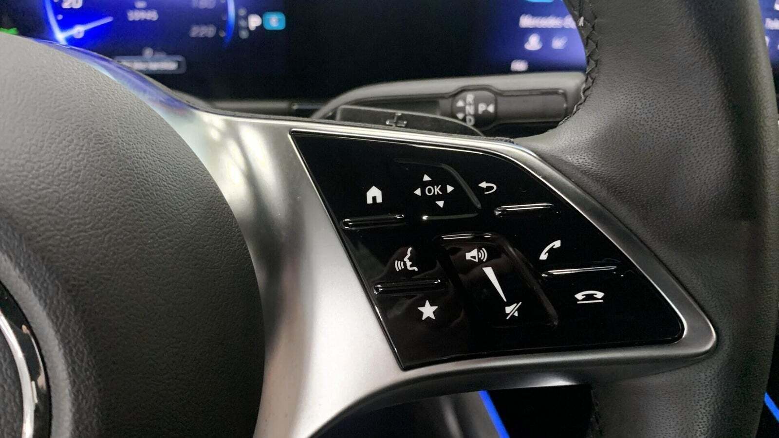 Sølv Mercedes EQA250+ fra 2025