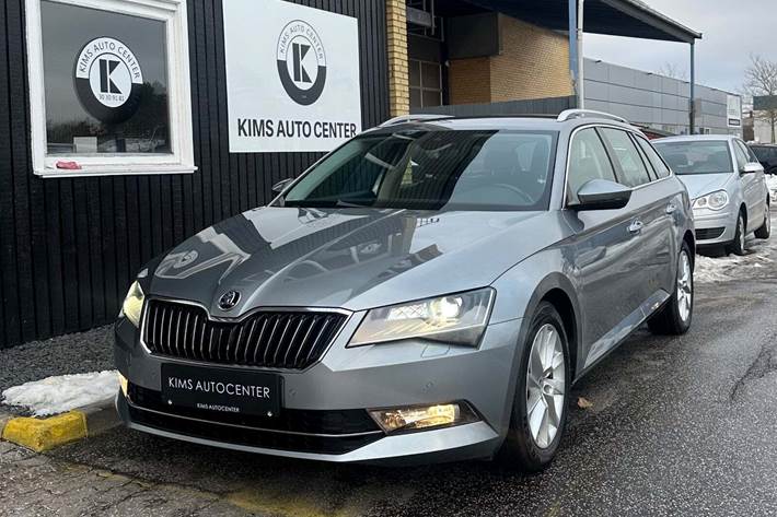 undefined Skoda Superb fra 2018 set udefra
