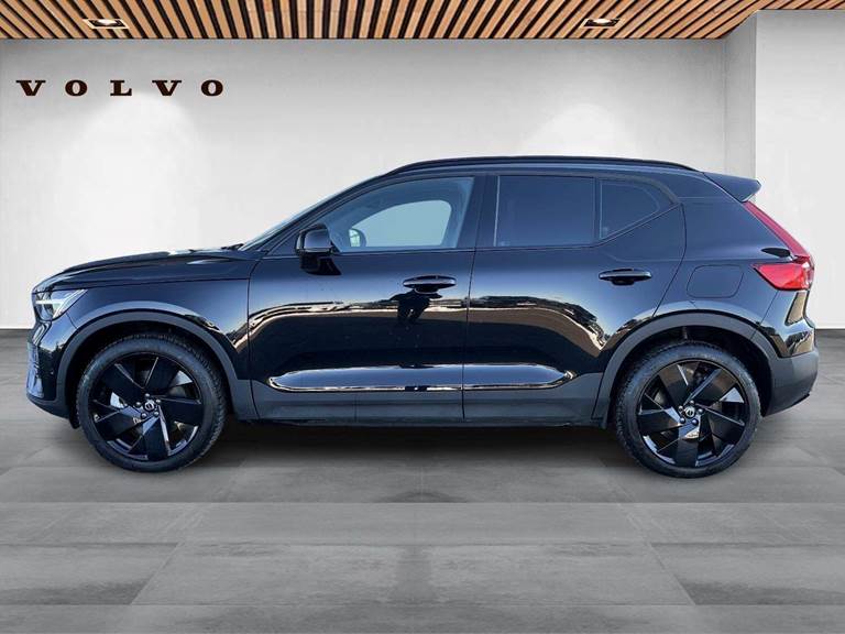 Volvo EX40 Extended Range Black Edition