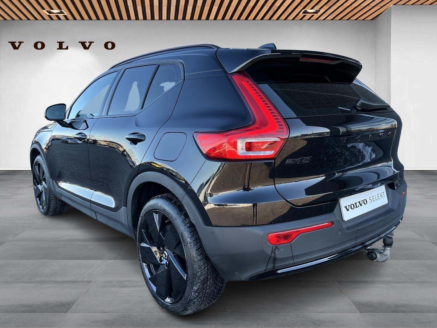 Volvo EX40 Extended Range Black Edition