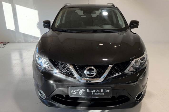 Sort Nissan Qashqai fra 2017