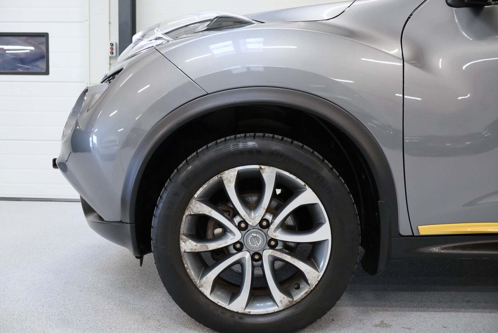 Grå Nissan Juke fra 2011