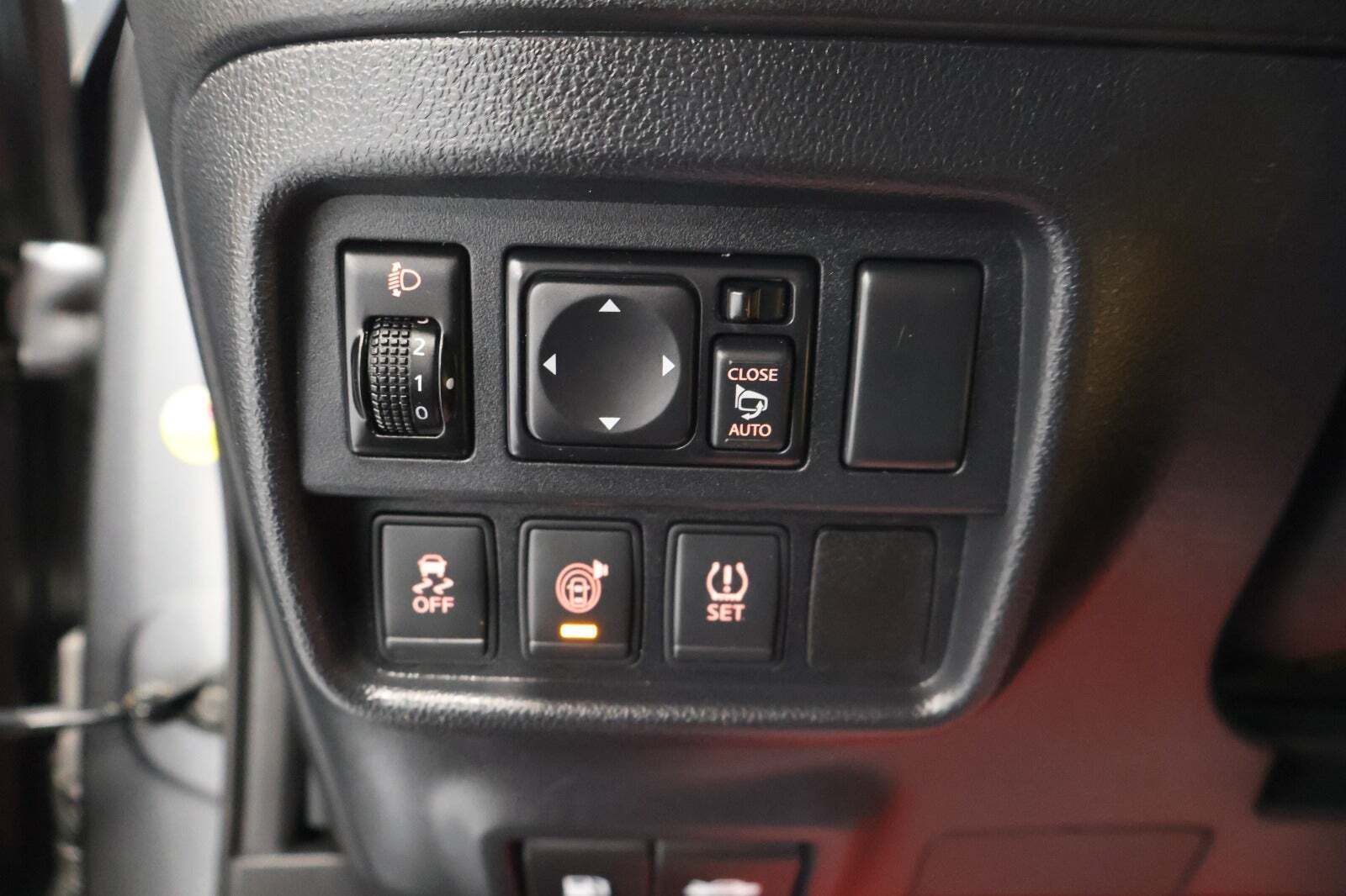 Grå Nissan Juke fra 2011