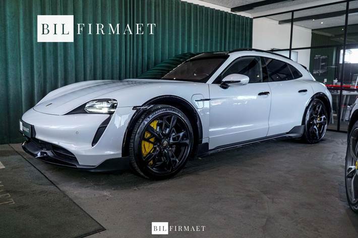 Grå Porsche Taycan Turbo S fra 2022