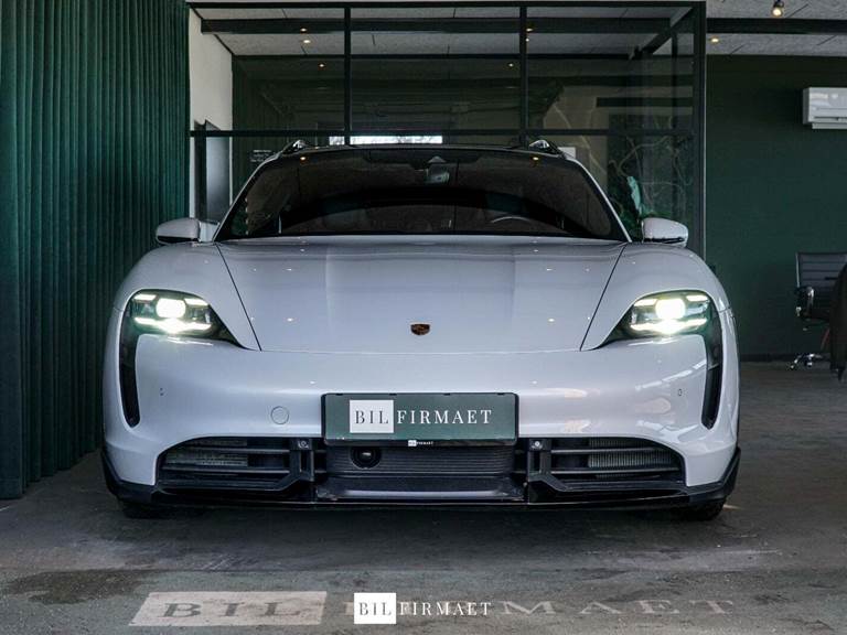 Porsche Taycan Turbo S Performance+ Cross Turismo