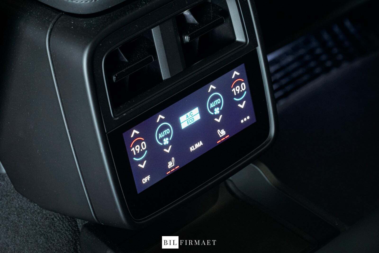 Grå Porsche Taycan Turbo S fra 2022