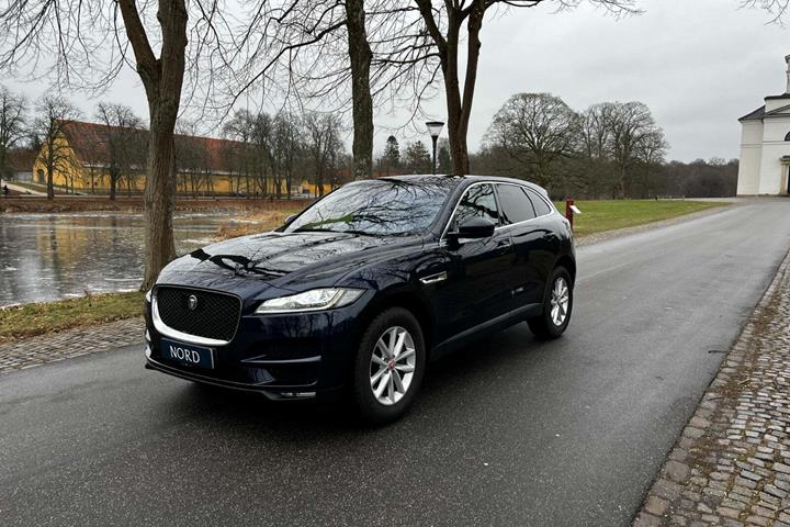 Blå Jaguar F-Pace fra 2019