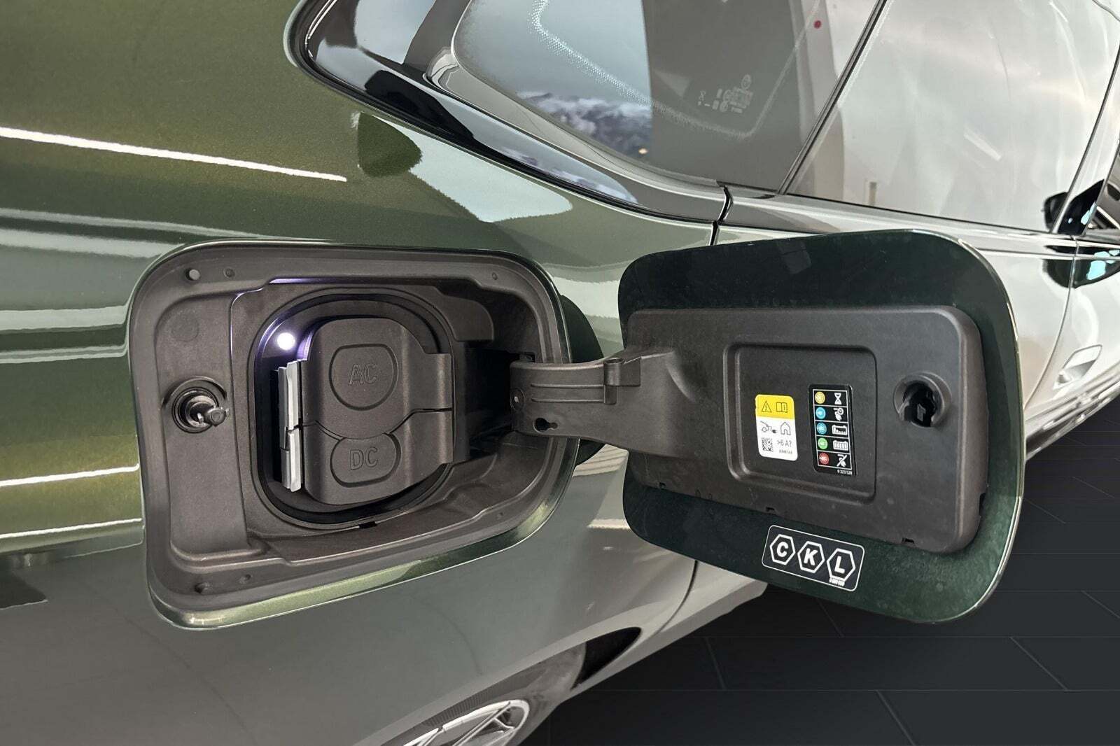 Grøn BMW i4 fra 2024