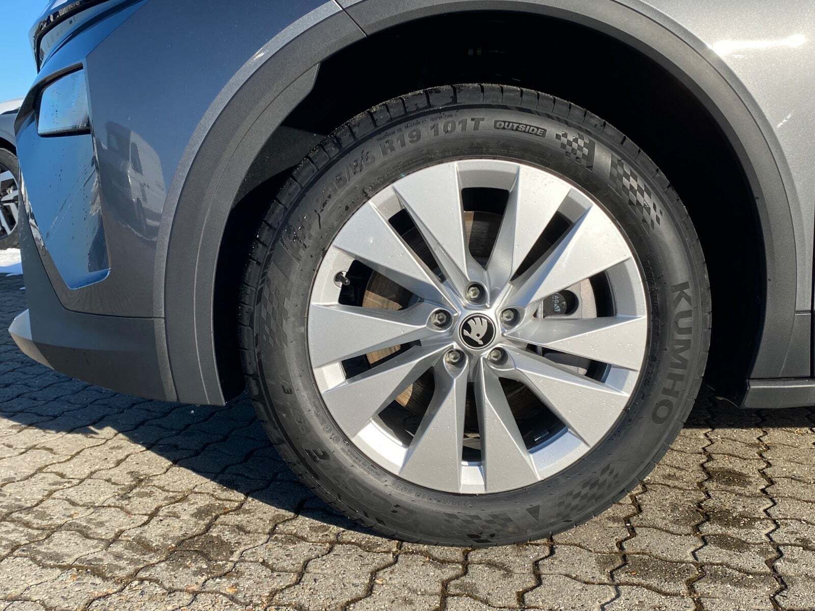 Grå Skoda Elroq fra 2026