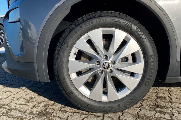 Grå Skoda Elroq fra 2026