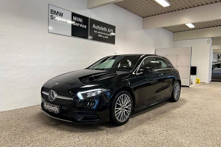 Sort Mercedes A200 d fra 2020 set udefra