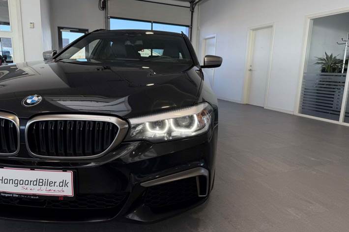 Sort BMW M550d fra 2018