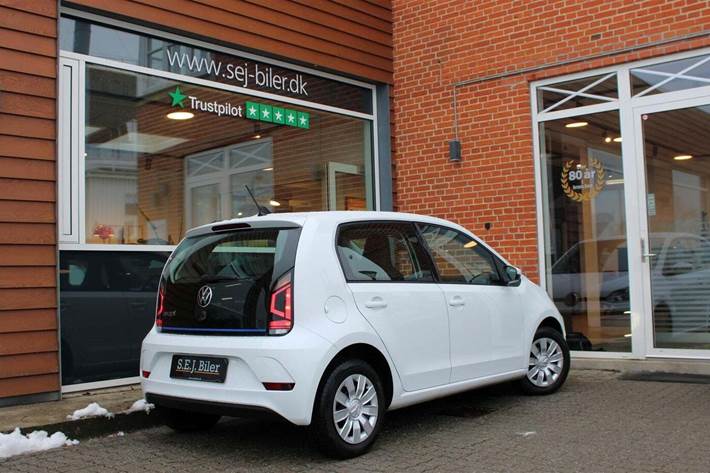 Hvid VW E-UP! fra 2022