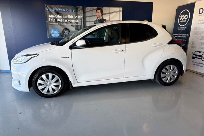 Hvid Toyota Yaris fra 2020