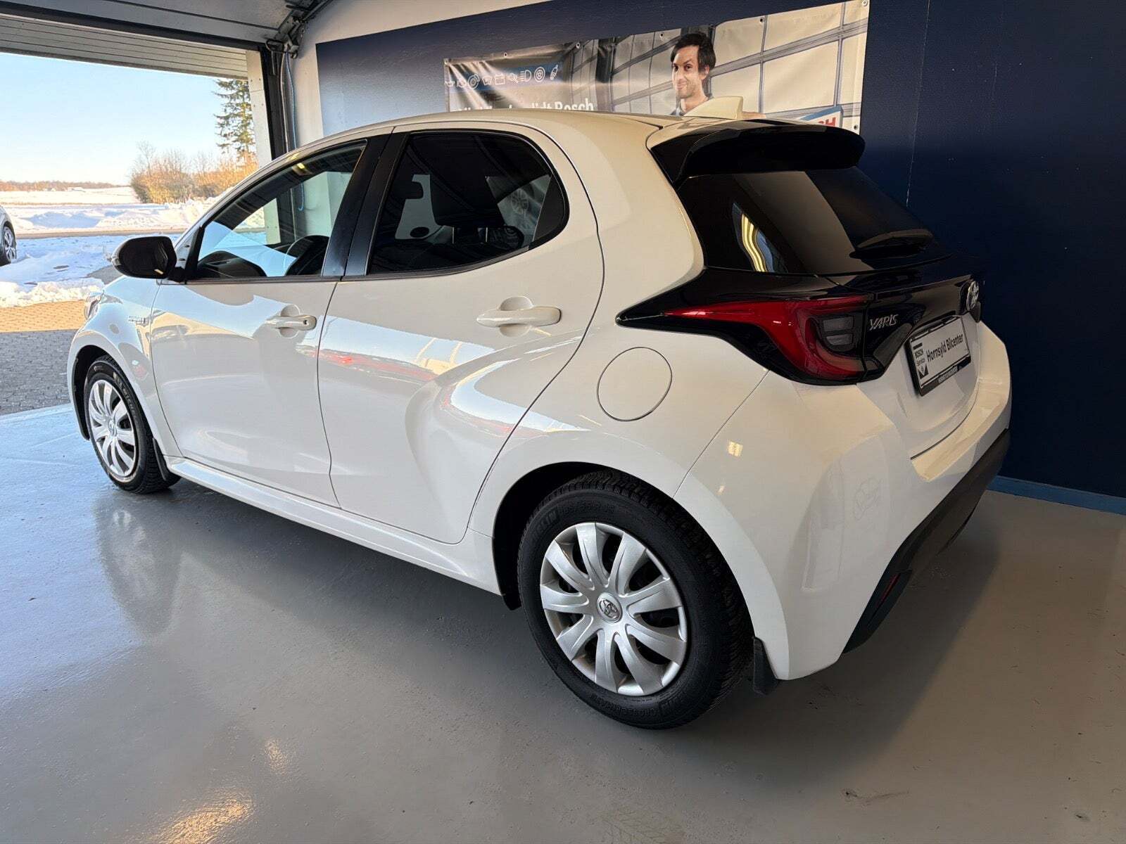 Hvid Toyota Yaris fra 2020