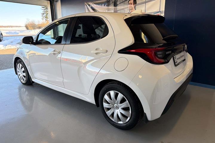 Hvid Toyota Yaris fra 2020