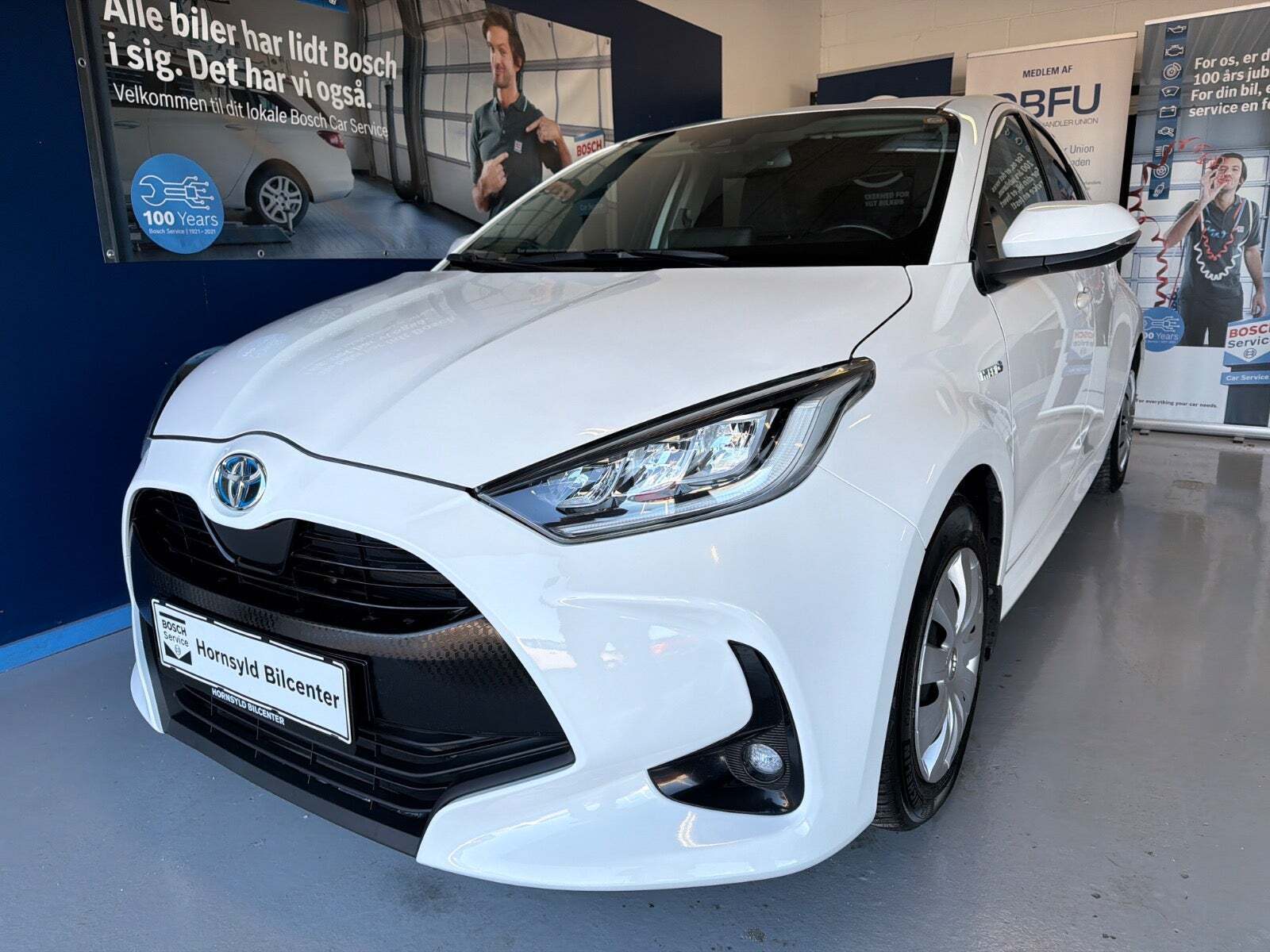 Hvid Toyota Yaris fra 2020