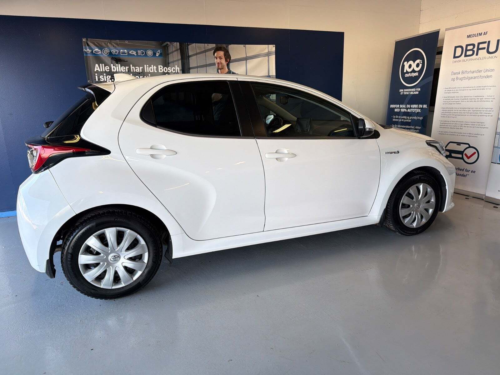 Hvid Toyota Yaris fra 2020
