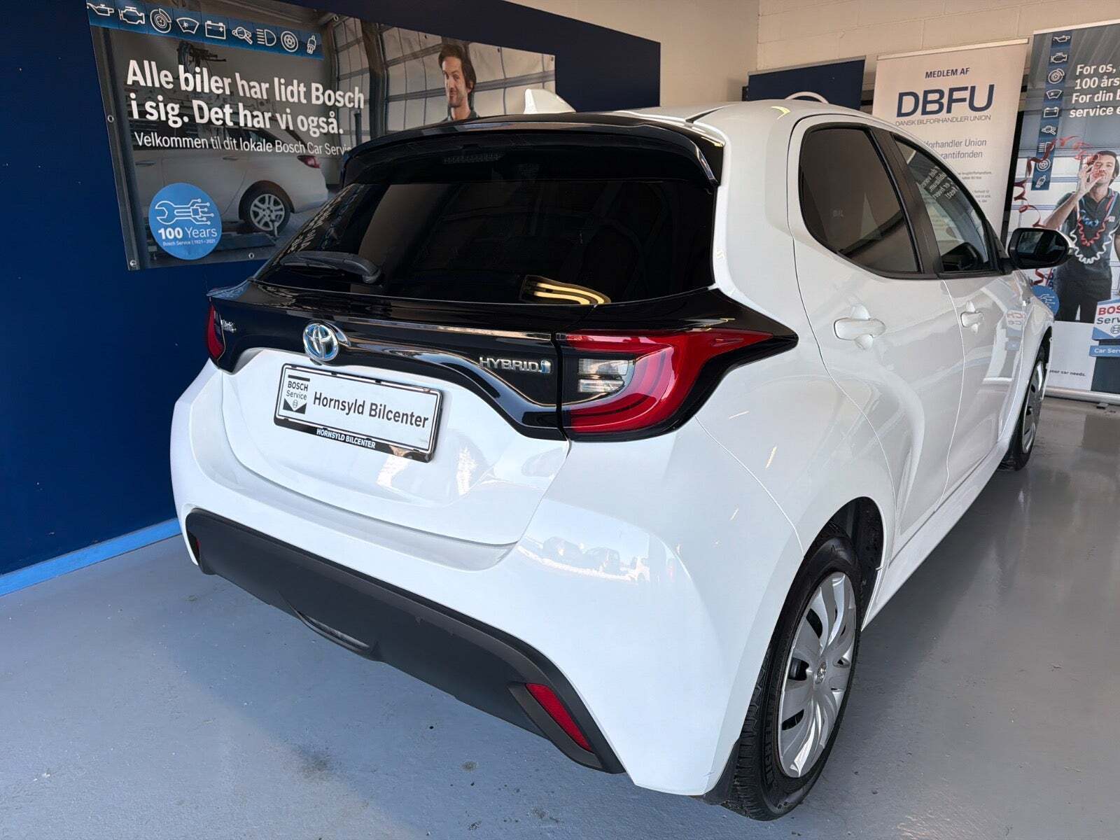 Hvid Toyota Yaris fra 2020