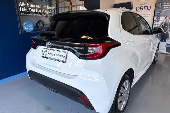 Hvid Toyota Yaris fra 2020