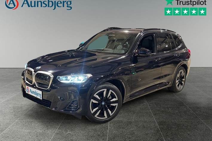 Blå BMW iX3 fra 2022