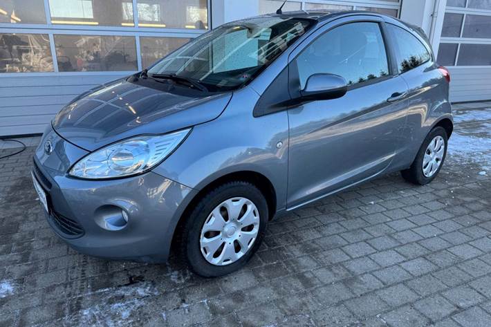 Grå Ford Ka fra 2014 set udefra