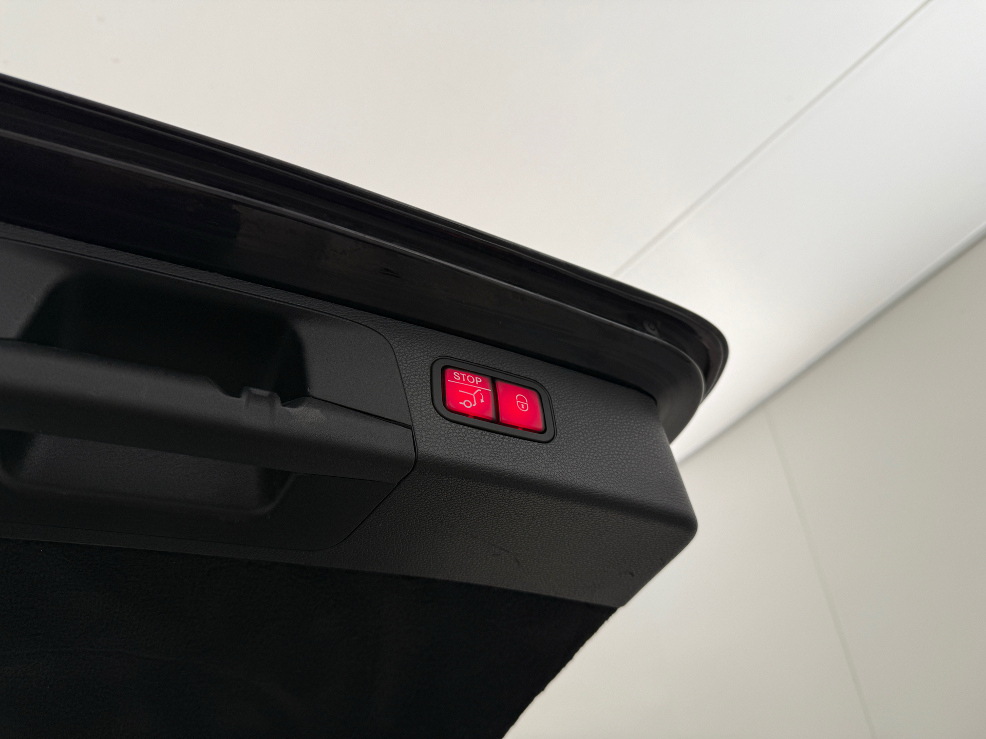 Sort Mercedes E300 e fra 2022