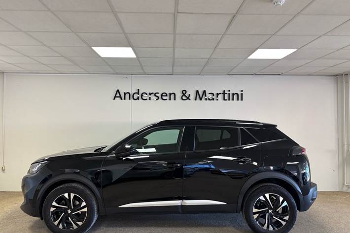 Sort Peugeot 2008 fra 2023