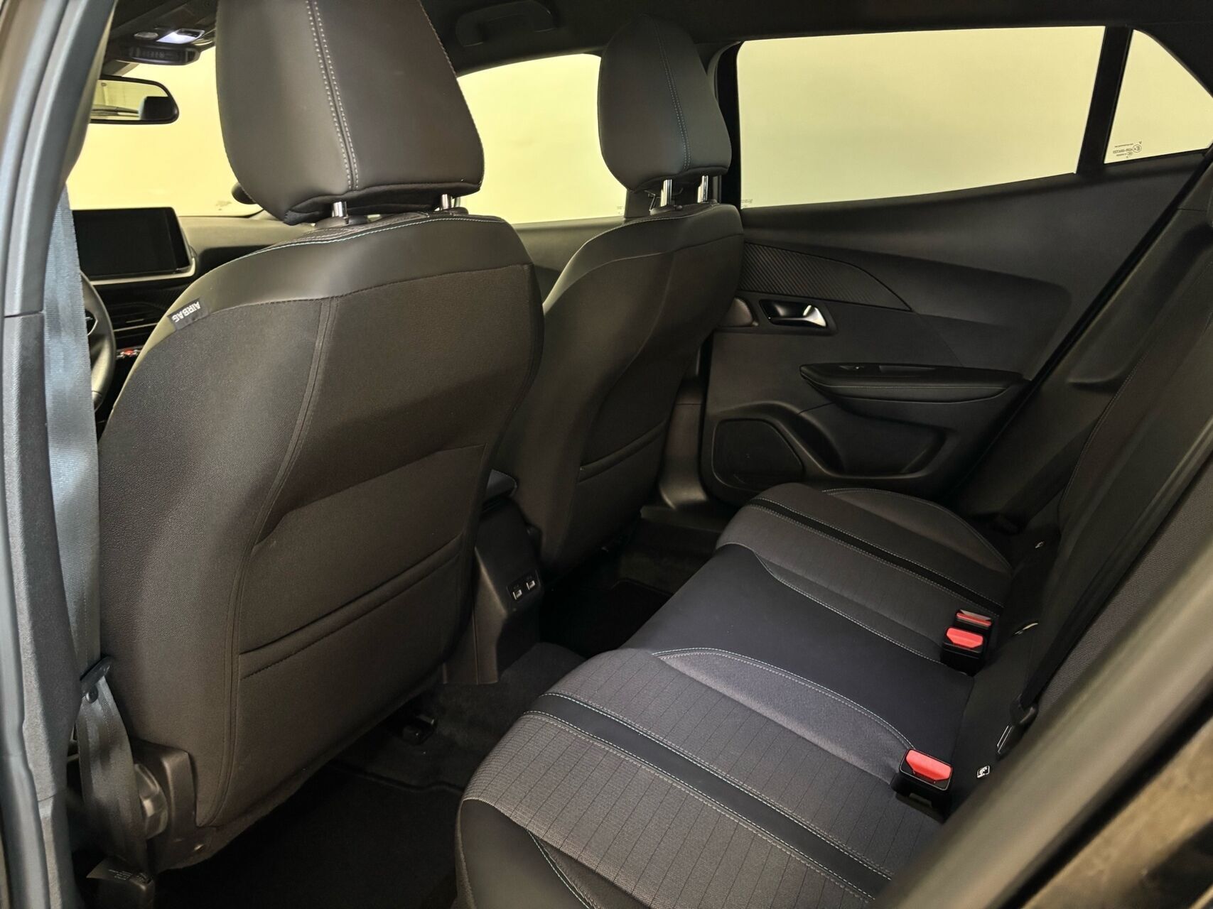 Peugeot 2008 1,2 PureTech Allure Pack EAT8 130HK 5d Aut.