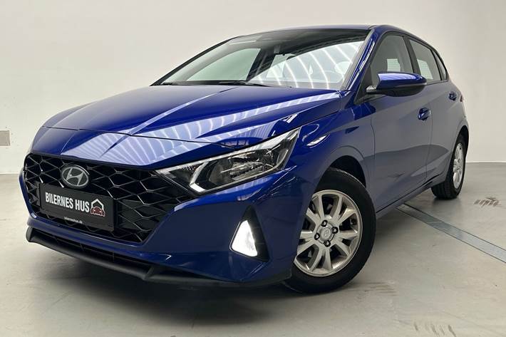 Blå Hyundai i20 fra 2021