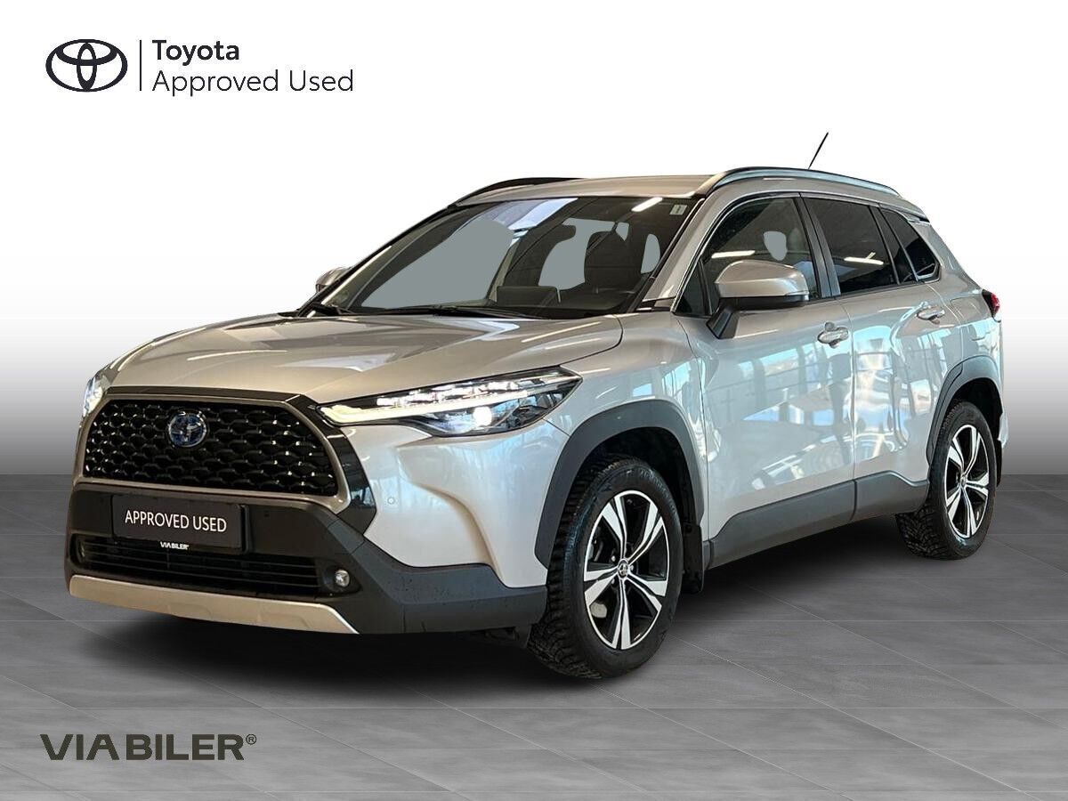 Sølv Toyota Corolla Cross fra 2023
