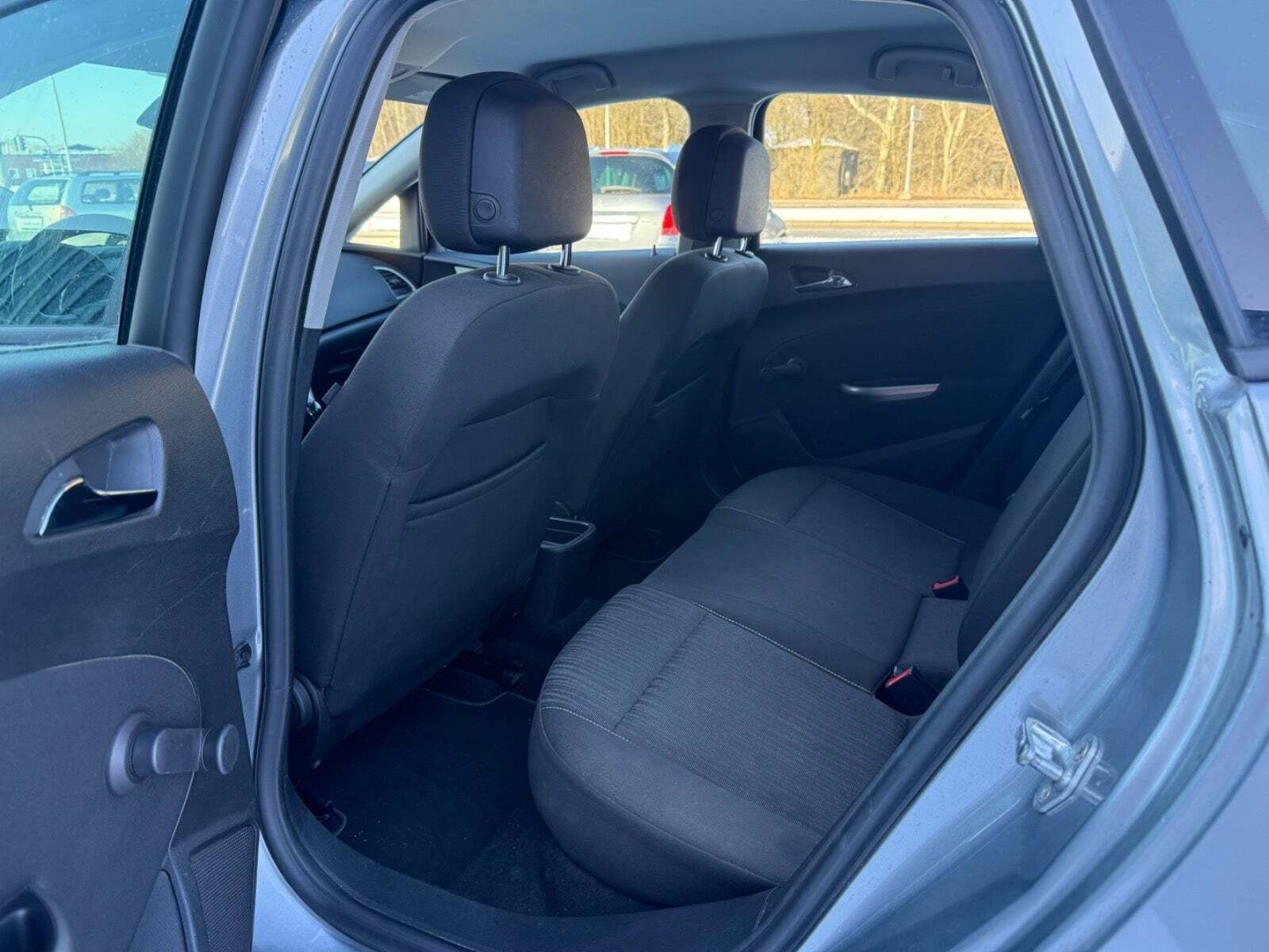 Grøn Opel Astra fra 2011