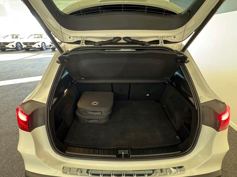 Mercedes EQA300 AMG Line 4Matic