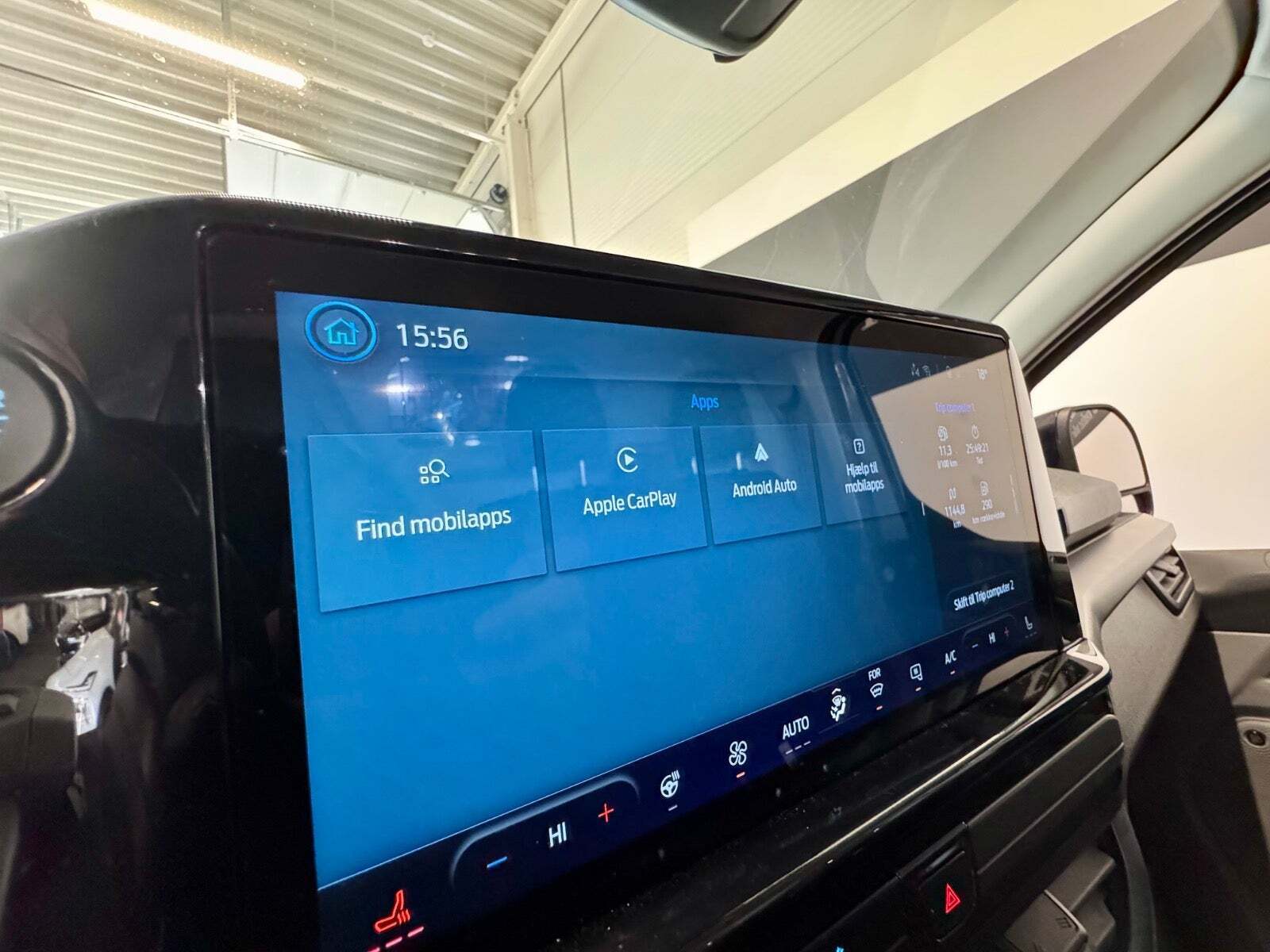 Grå Ford Transit Custom 320L fra 2025