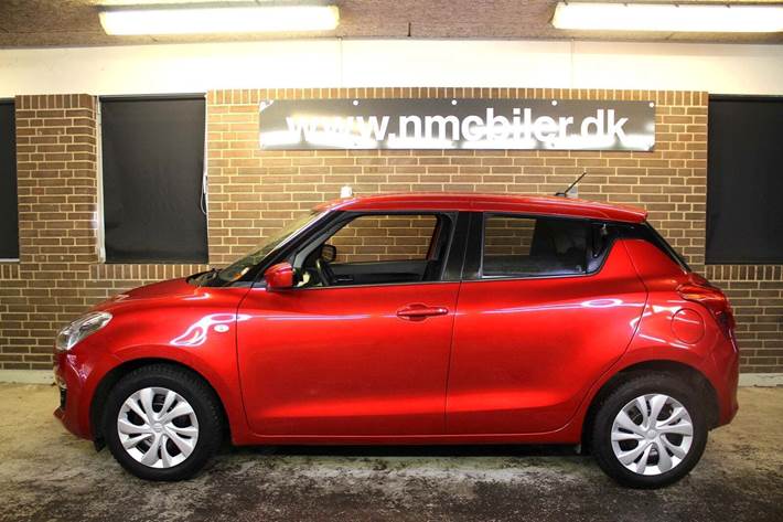 Rød Suzuki Swift fra 2018