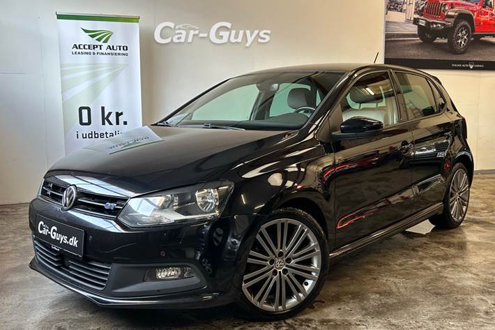 Sort VW Polo fra 2017 set udefra