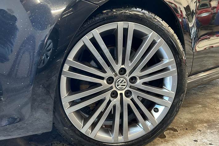 Sort VW Polo fra 2017