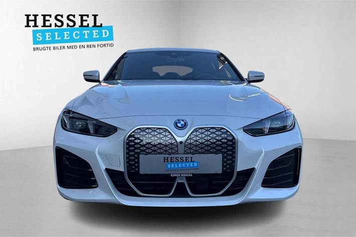 Hvid BMW i4 fra 2025