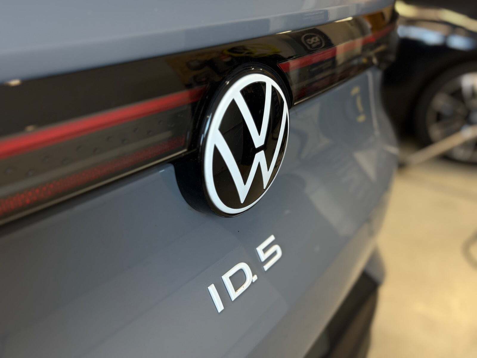 Grå VW ID.5 fra 2023
